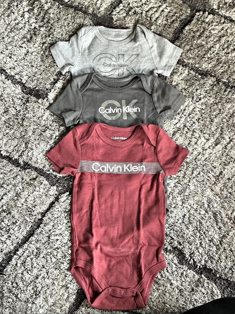 Calvin Klein Baby Boys Short Sleeve Bodysuits 3-Pack Set, 6/9M